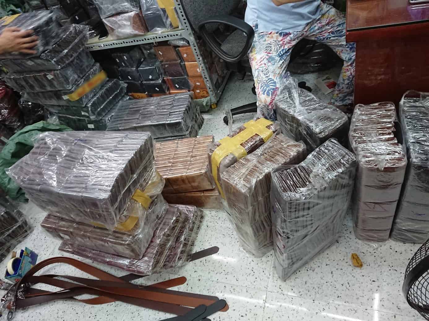 hinh anh gui hang cho khach 10